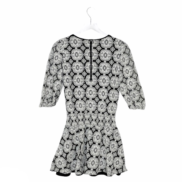 NWOT Alice + Olivia Geraldine Elastic Waist Dress in Cream & Black Size 2 - Picture 4 of 8